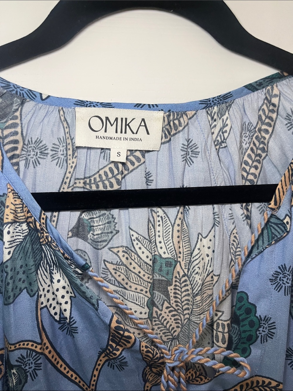 Omika Blouse - Picture 2 of 2